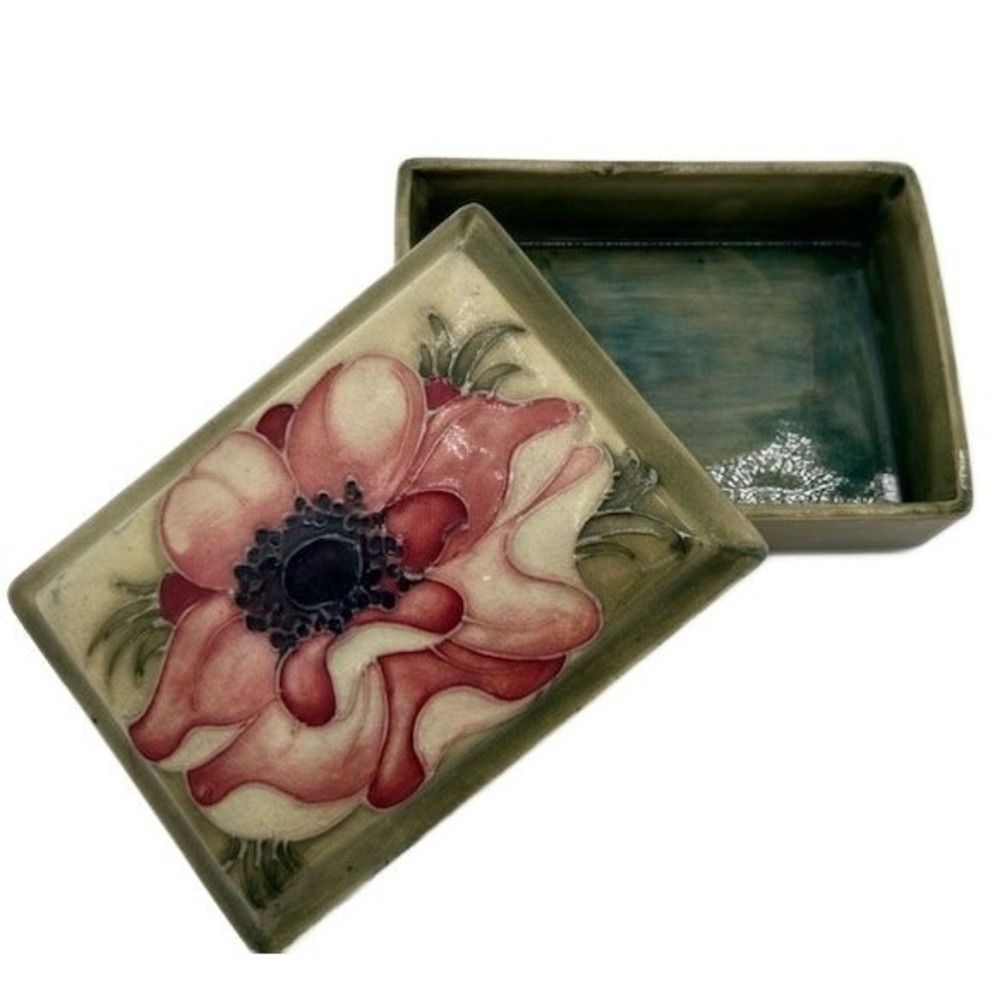 Moorcroft Pottery Art Nouveau Anemone Flower Trinket Box Dish England
